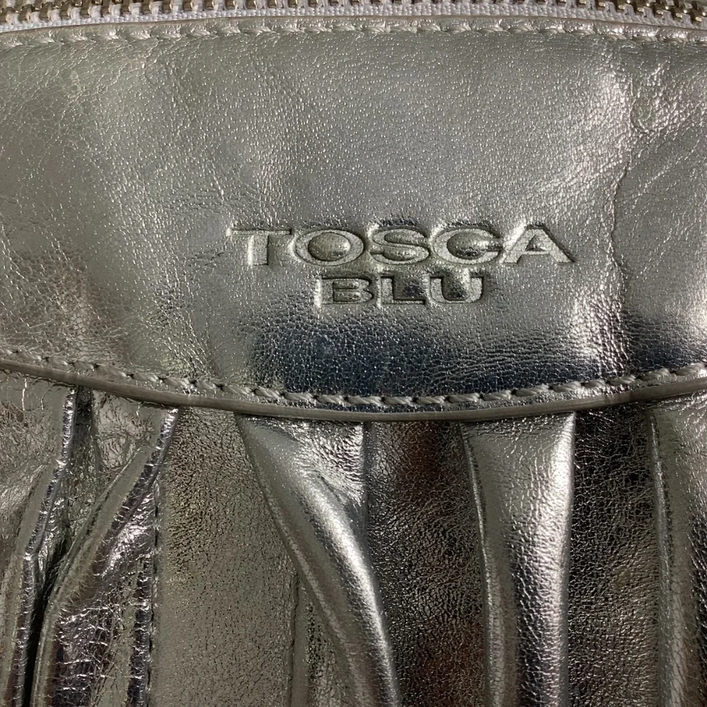 TOSCA BLU Silver Pleated Leather Shoulder Bag - Picture 6 of 16